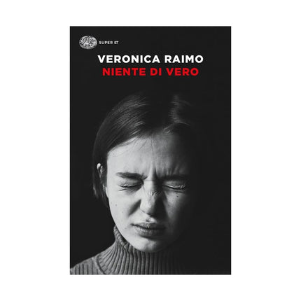 Copertina libro NIENTE DI VERO