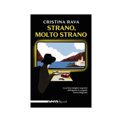 Copertina libro STRANO, MOLTO STRANO
