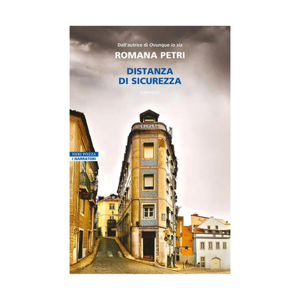 Copertina libro DISTANZA DI SICUREZZA